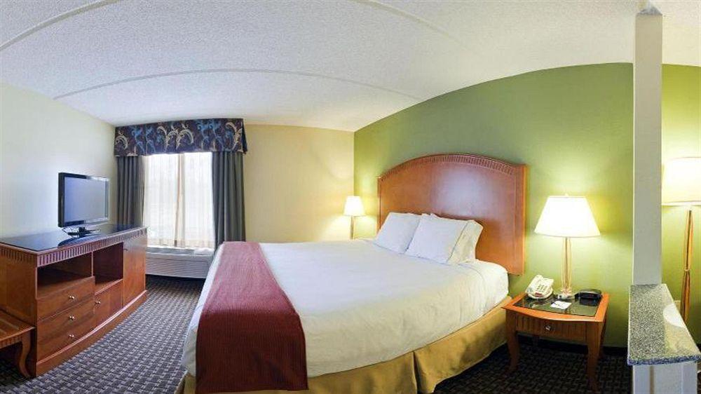 Holiday Inn Express & Suites Charlotte Arpt-Belmont By Ihg Eksteriør billede