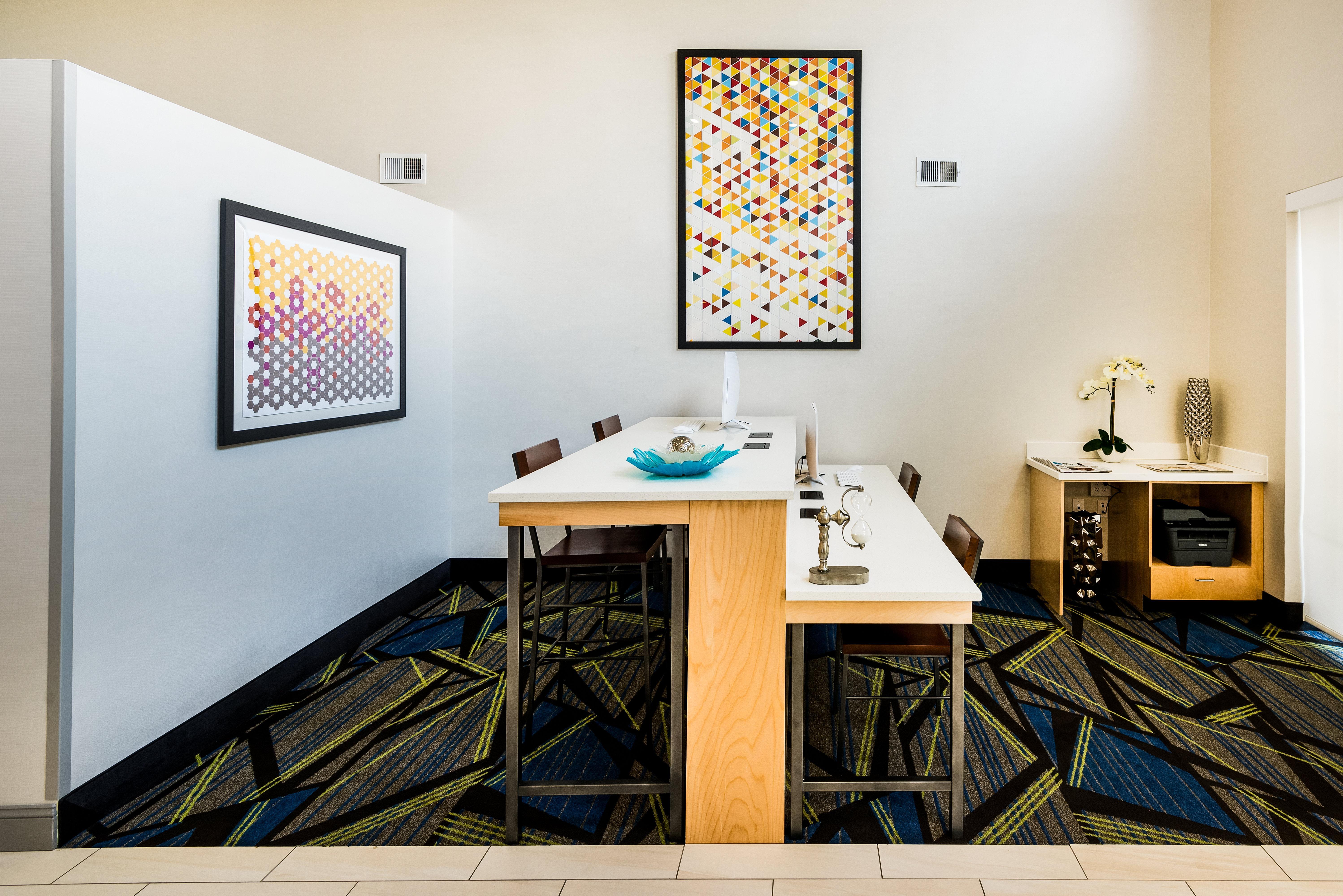 Holiday Inn Express & Suites Charlotte Arpt-Belmont By Ihg Eksteriør billede